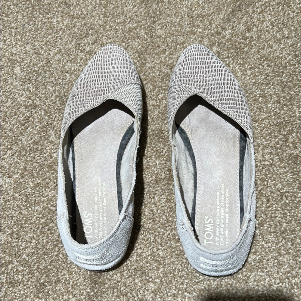 TOMS Women's Gray Flats